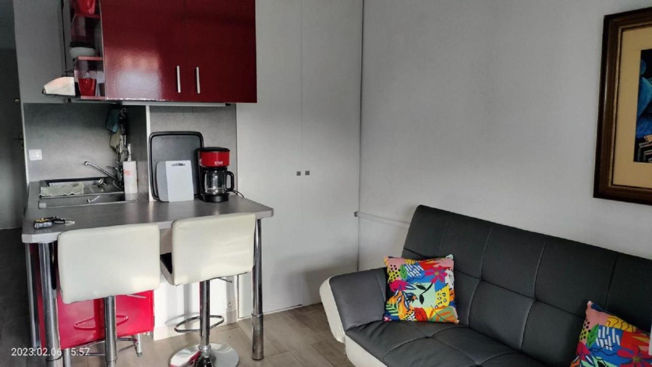 Entre St-Raphael Et St-Tropez. Studio Pieds Dans L'Eau, A Partir De 600 Euros/Semaine. Saint Aygulf Εξωτερικό φωτογραφία